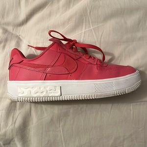 Nike Reacts Hot Pink